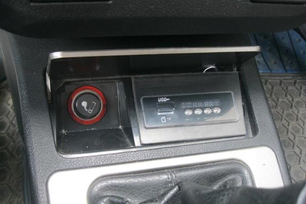 自由舰收音机怎么连接蓝牙,自由舰收音机aux接口