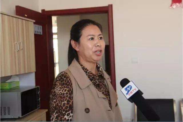 东乌旗各族干部群众收听收看庆祝中国*产党共**成立95周年大会实况