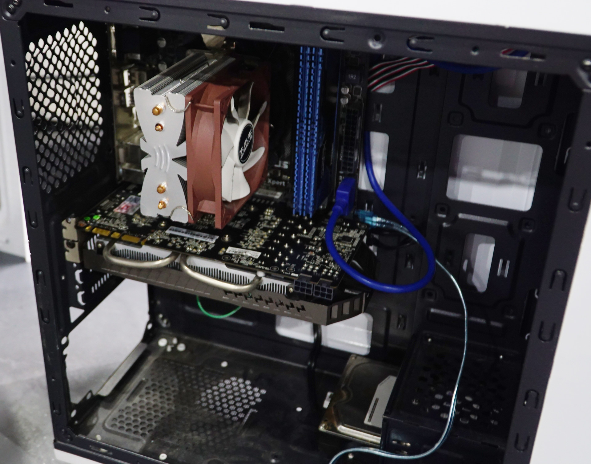 游戏电脑的硬件有哪些,电脑玩游戏最主要的3大硬件