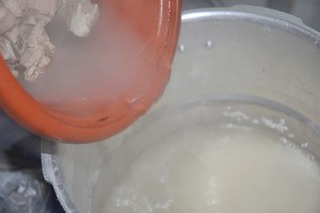 快！拿个大点的盆子，接住我的口水！