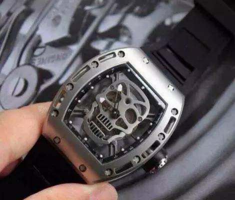 适合年轻人戴的表平价,什么牌子的假表最值得买