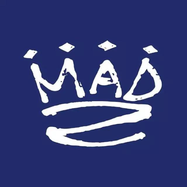 城内的人迷茫城外的人慌张,城里的人不懂城外人的快乐