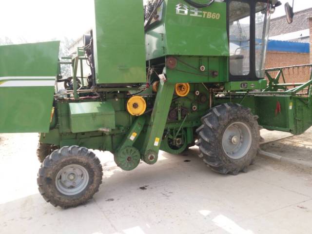 2-5万左右的18年的谷王小麦收割机,最新款谷王联合小麦收割机