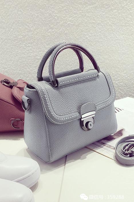 时尚休闲背哪款包,适合四十多女士背的大气好看包