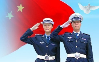 一个*党**员一面旗*党**员政法干警唱响法治中国最强音