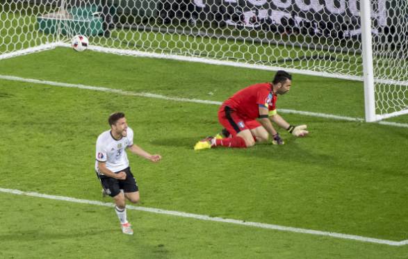 布冯和他的意大利，留给我们的不仅是传奇，更是青春挽歌！