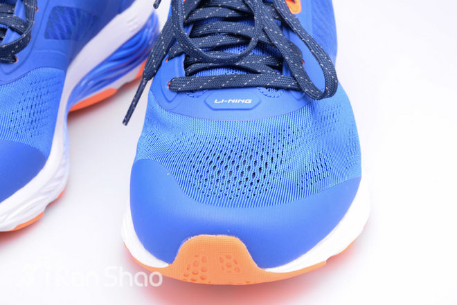 李宁云三代科技减震跑鞋,李宁云3代跑鞋