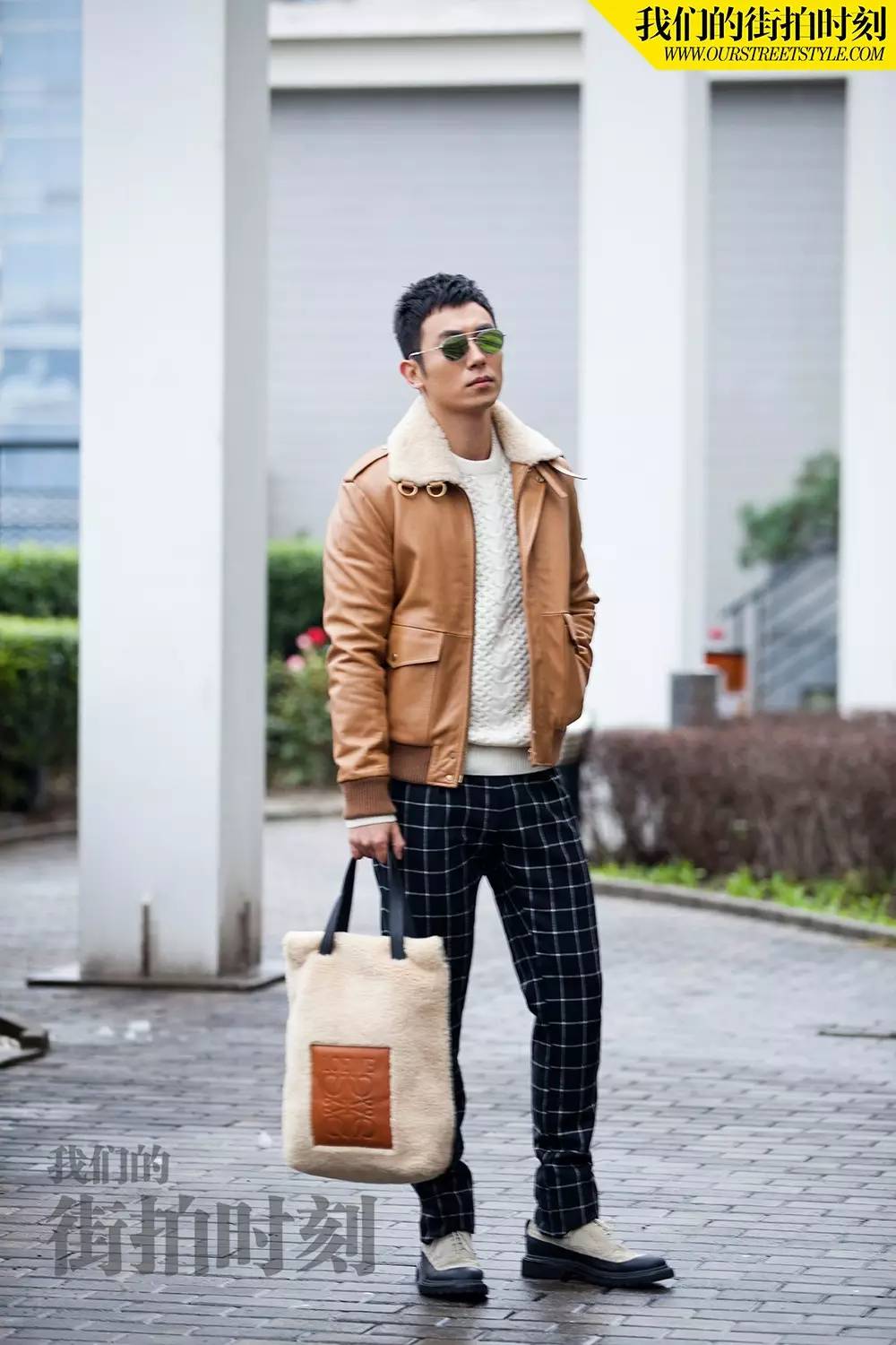 今天接着送钻石2016年美腻的街拍编辑们要带领大家成为穿衣高手！