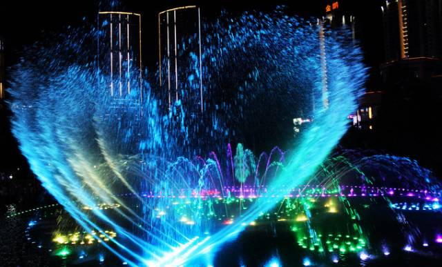 炸裂的朋友圈,炸裂了