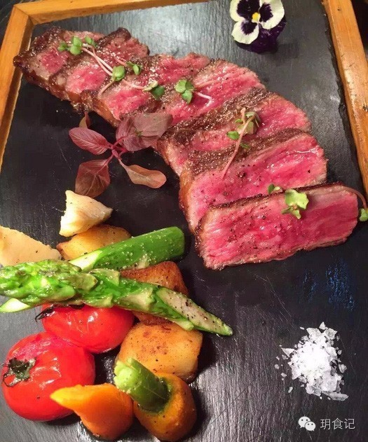 惠灵顿牛排孙红雷试菜,惠灵顿牛排孙红雷到底谁做的好吃