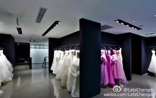成都旗舰店为什么那么多,要逛就逛最大的zara