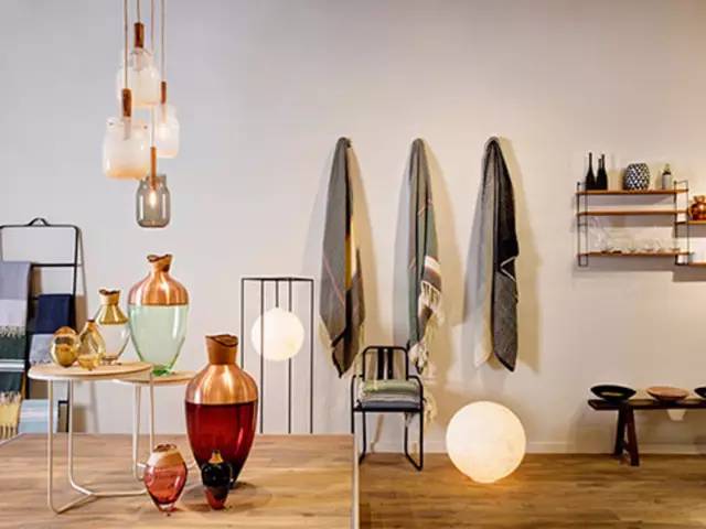 英镑贬值得好快,英镑贬值我们该如何应对