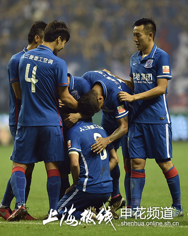 这一次是真的！李建滨收获首球跪地激情庆祝献飞吻送娇妻