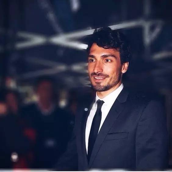 今晚半决赛！快来做一个时髦的伪球迷？