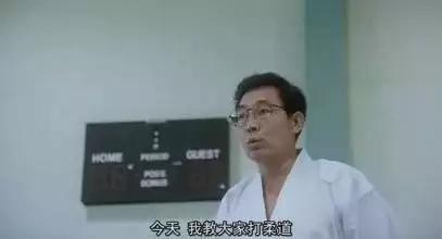 乌鸦大飞靓坤谁最厉害,古惑仔牧师飞踢靓坤