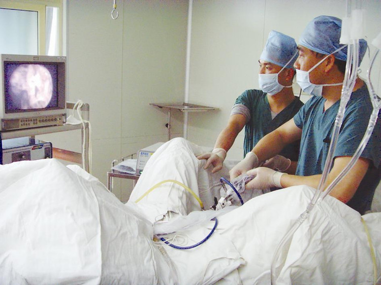 33岁高龄孕妈狠心引产结果竟然是儿子，婆婆气得差点背气