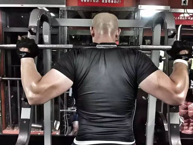 又要火了！这位帅气壮男，在宁波开了一家餐厅！女食客都疯狂了