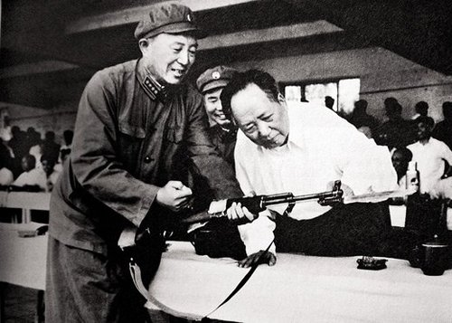 开国十大元帅授勋,开国十大将军授勋