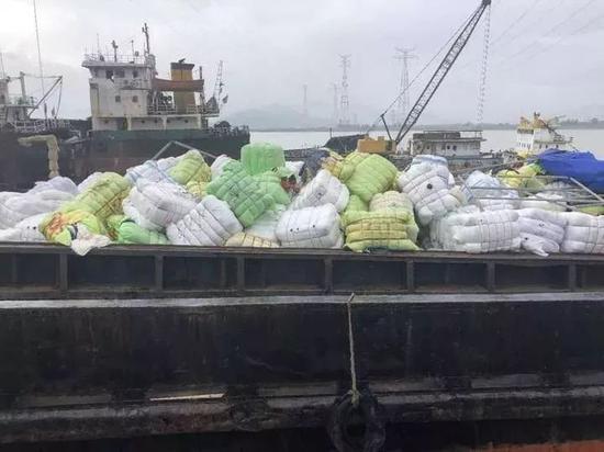 500吨韩国旧衣服,韩国旧衣服被截