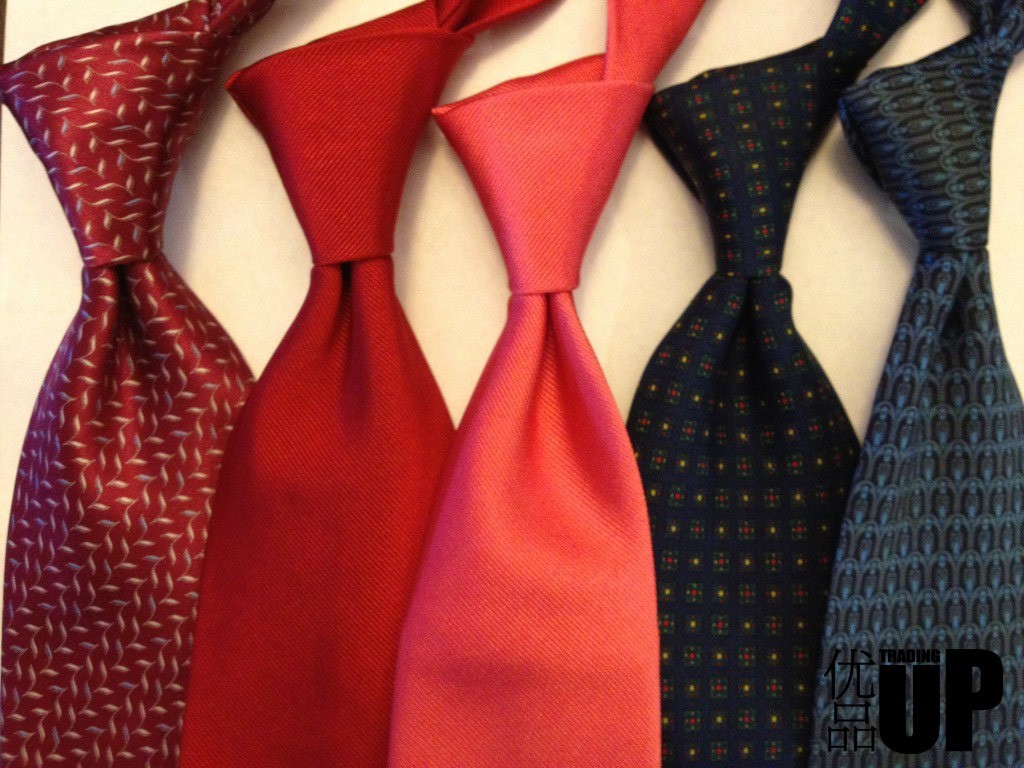 是时候该羡慕一下男士风尚传统了,毕竟绅士们连领带都可以定制