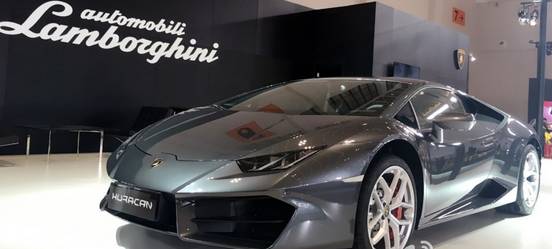 深圳会展中心2023车展车模,车展品质升级