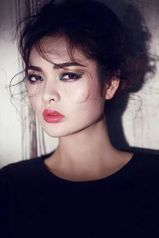 一秒变巨星，重姐绝美彩妆大片抢先看！