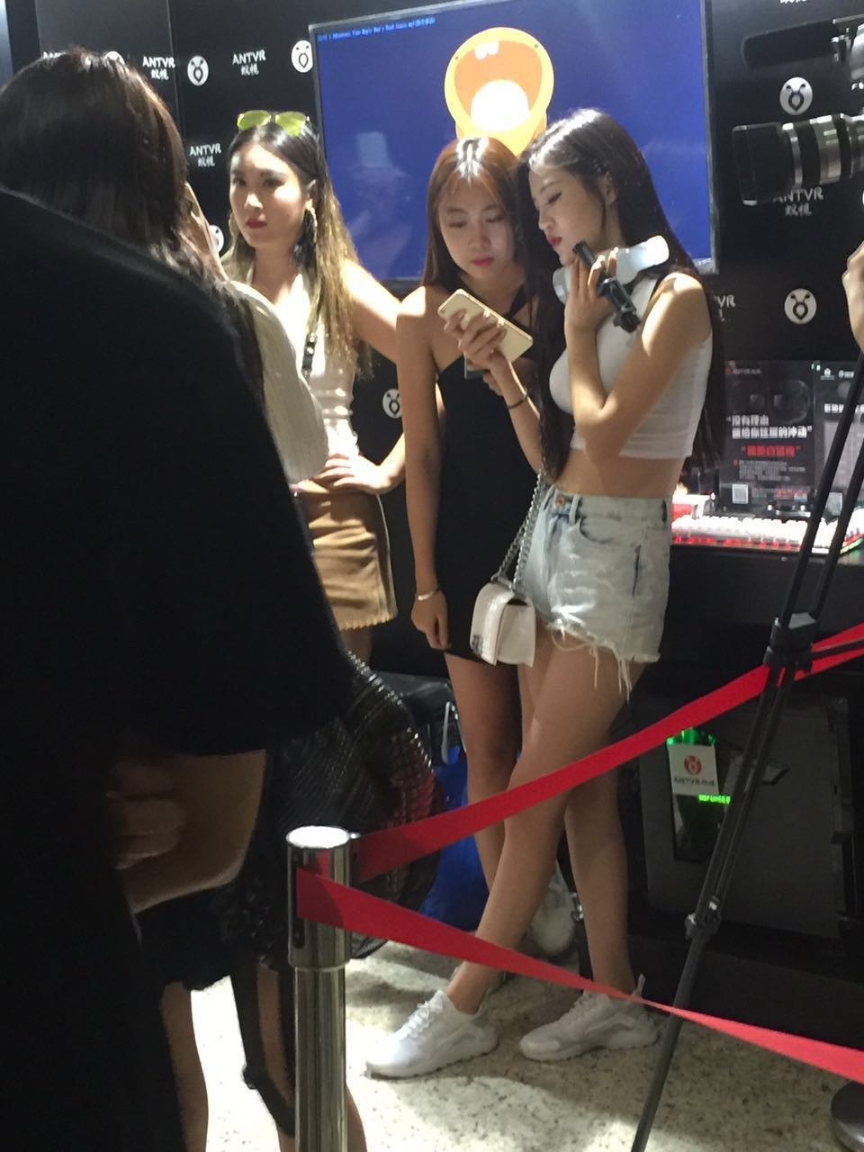 发布会精力充沛的蚁视覃政连续叨叨了两小时，到底说了些啥