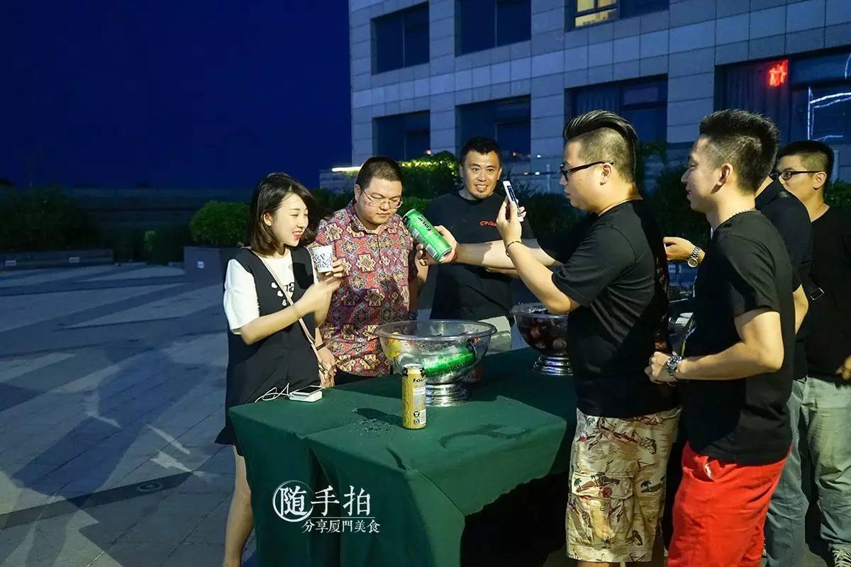 今晚有毒|这妹纸喝了“断片*身失**酒”！结果。。。