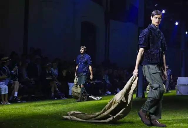 以时尚的名义怀念我们的欧洲杯－－－球场、皮草、口袋