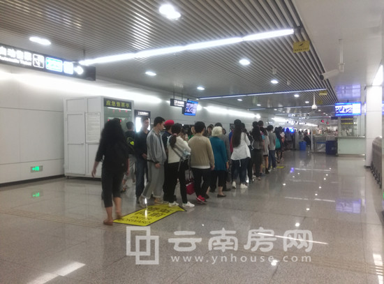 昆明地铁大屏租赁多少钱一天,昆明西山区地铁口招租