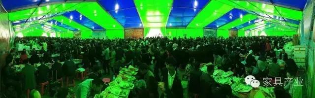 这个小镇的产业发生翻天覆地的变化竟是因为他们？