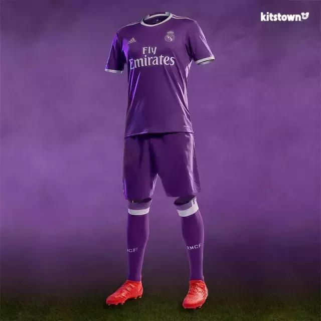 皇马新赛季紫色球衣,皇马球员与巴萨球员换球衣