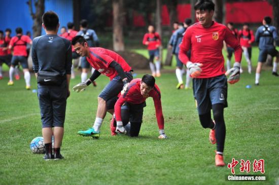 九年前国足对瑞典,6年前国足vs新加坡