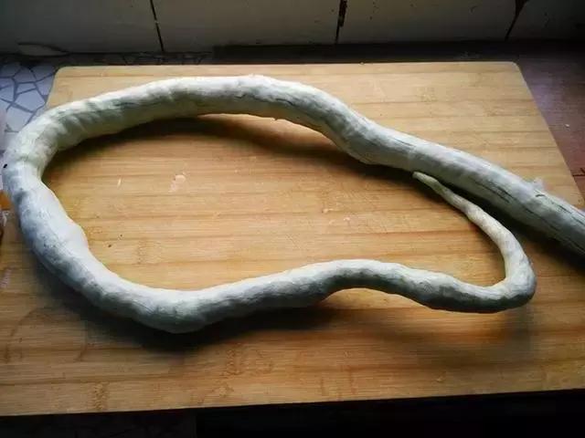 据说，渭南好多人都吃过这条青蛇！