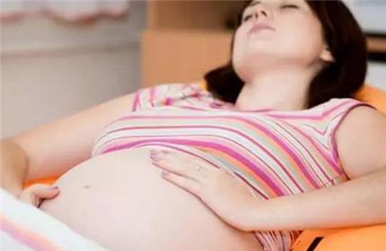 羊水破了需要多久宝宝可以出生,孕后期羊水破了是怎么样的