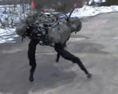 机器人被人类囚禁5000年后,机器人遭折磨后反击人类