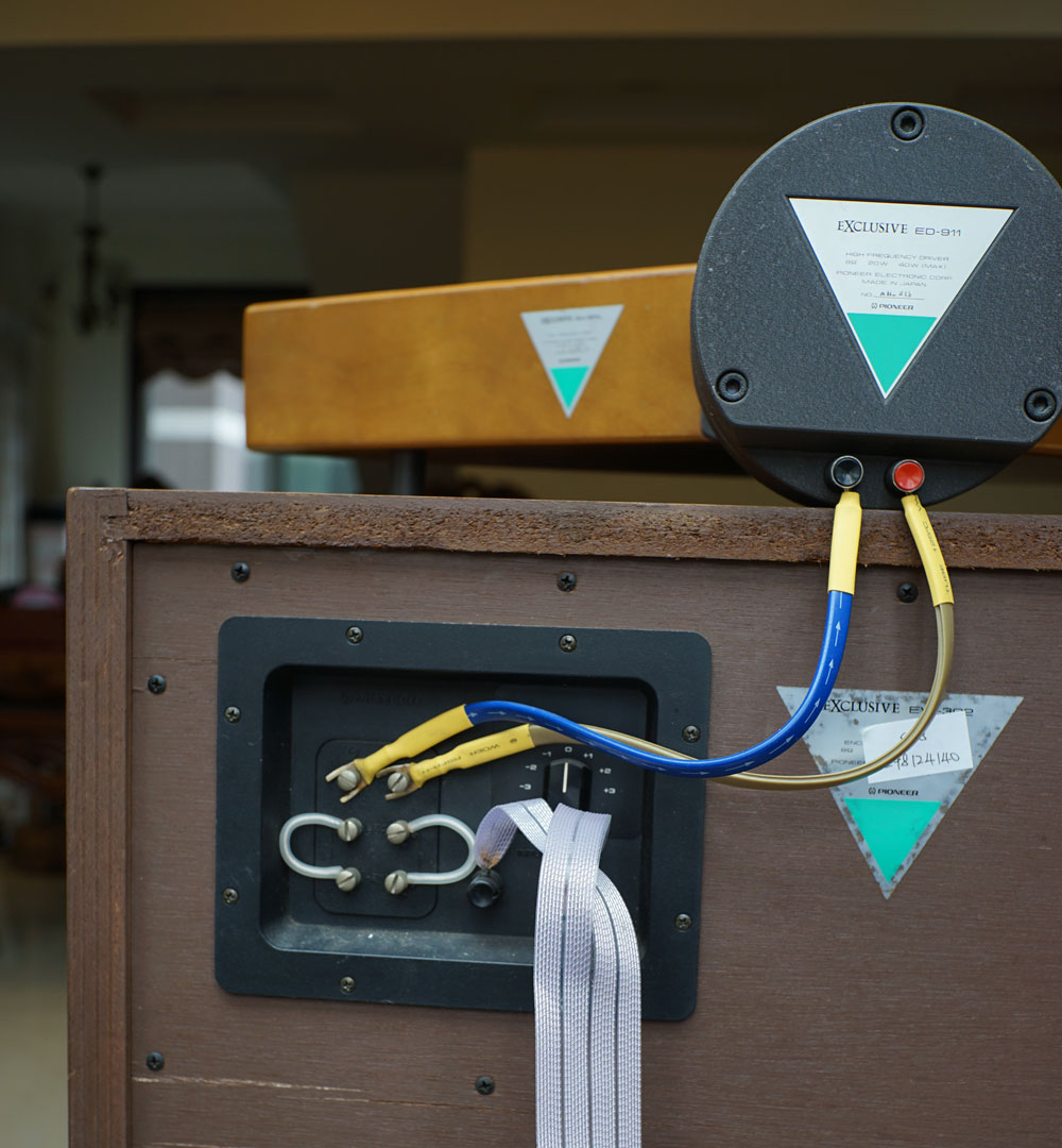 Hi-Fi+家庭影院+数控机床+模型+茶道+抄经=机长空间