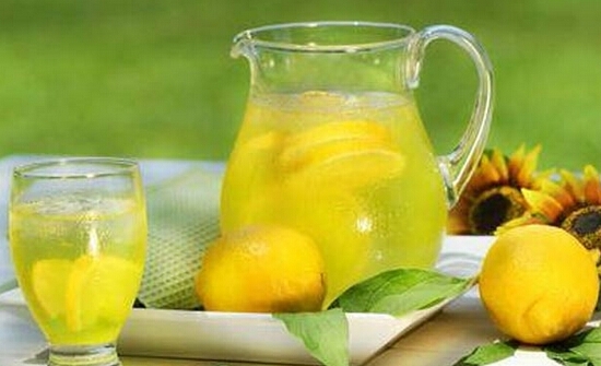 孕妇喝柠檬的危害,孕妇喝柠檬水对胎儿会怎么样