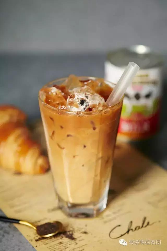 轻奢金x薄荷绿,原来你是这么一家茶饮店(文末教你刷我的卡