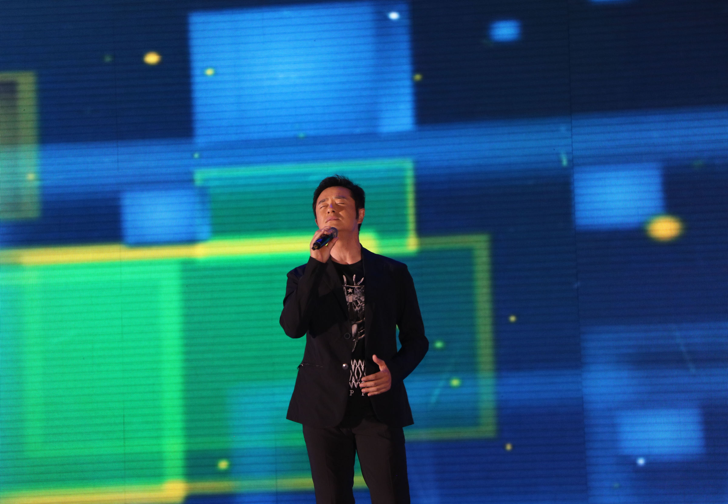 浣崇亸婕斿嚭,浼樻槑鏄熺鍚姩浠紡