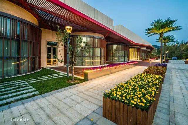 五彩斑斓的灯光夜晚,夜晚的璀璨灯光