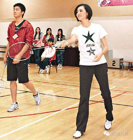 郑伊健甩邵美琪牵手梁咏琪,郑伊健和邵美琪梁咏琪