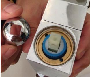 浴缸水龙头冻裂了怎么样维修,浴缸里的水龙头坏了怎么办