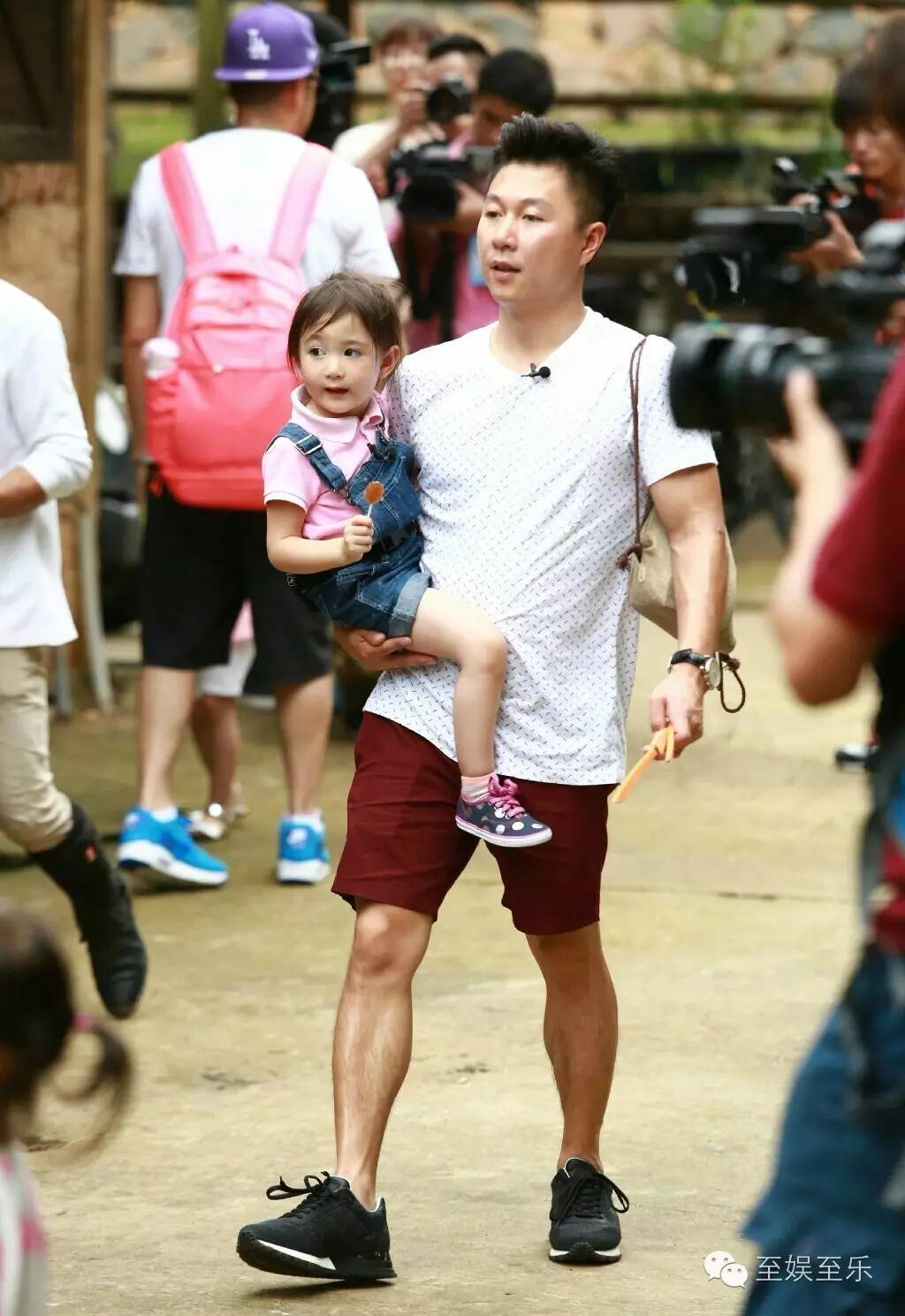 杨洋吴磊胡一天,杨洋王俊凯胡歌同框照