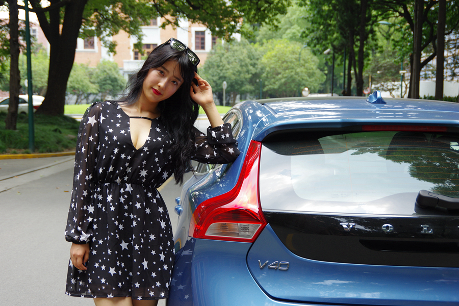 污！美女设计师竟然最喜欢V40的那个部位！