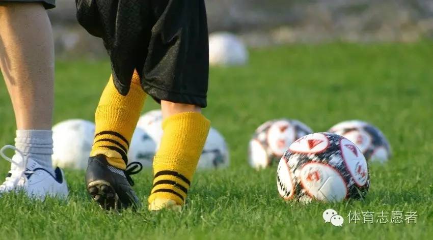 有传闻，苍老师要到6号体育公园开班，教足球，与粉丝互动？！