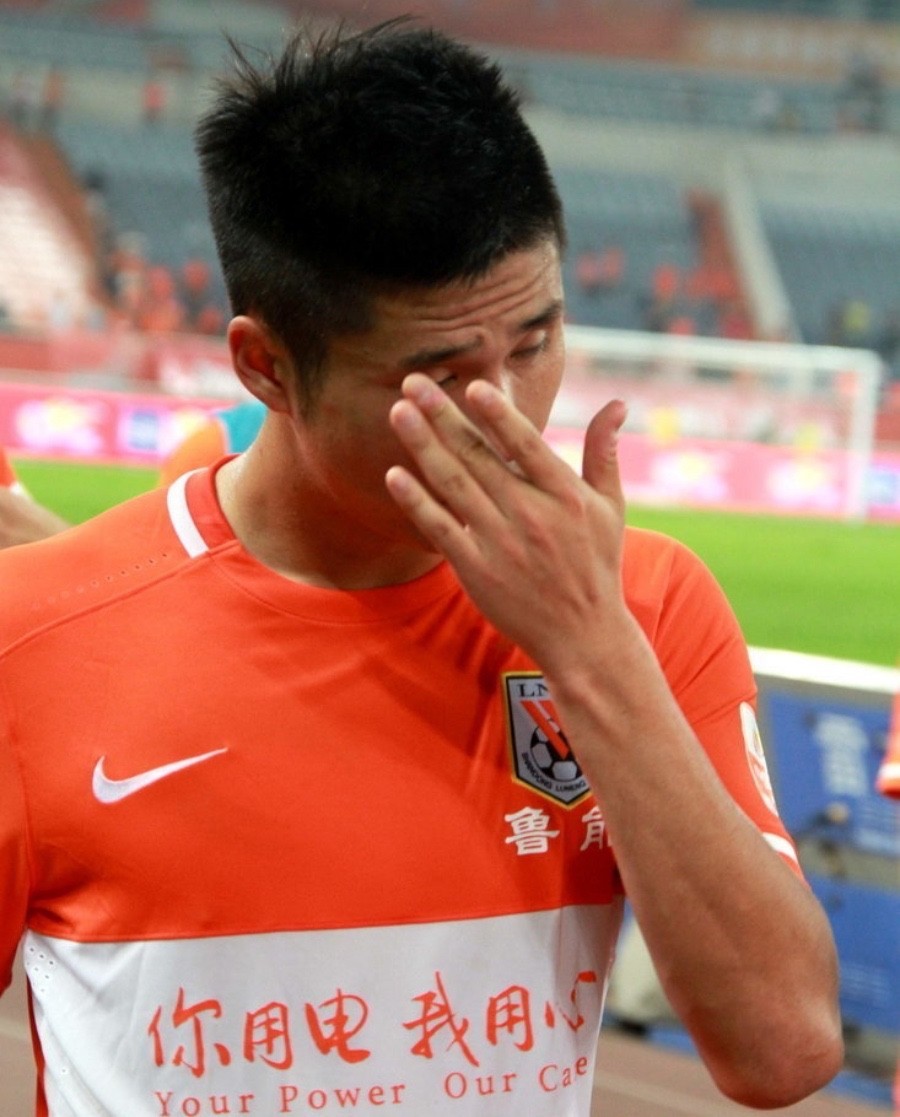 他叫“大宝剑”，鲁能输球后被曝与女网友开房，妻子先骂他后挺他