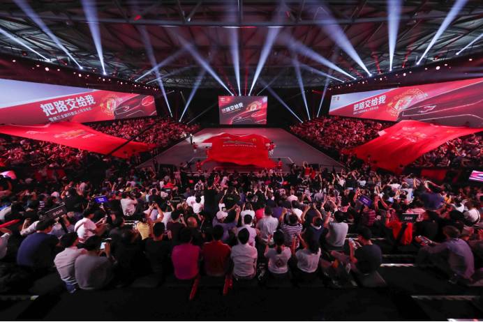 雪佛兰科鲁兹对比思域,科鲁兹爆改外观对比思域