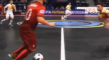 卡卡小罗c罗梅西巅峰谁更强,c罗耍小聪明