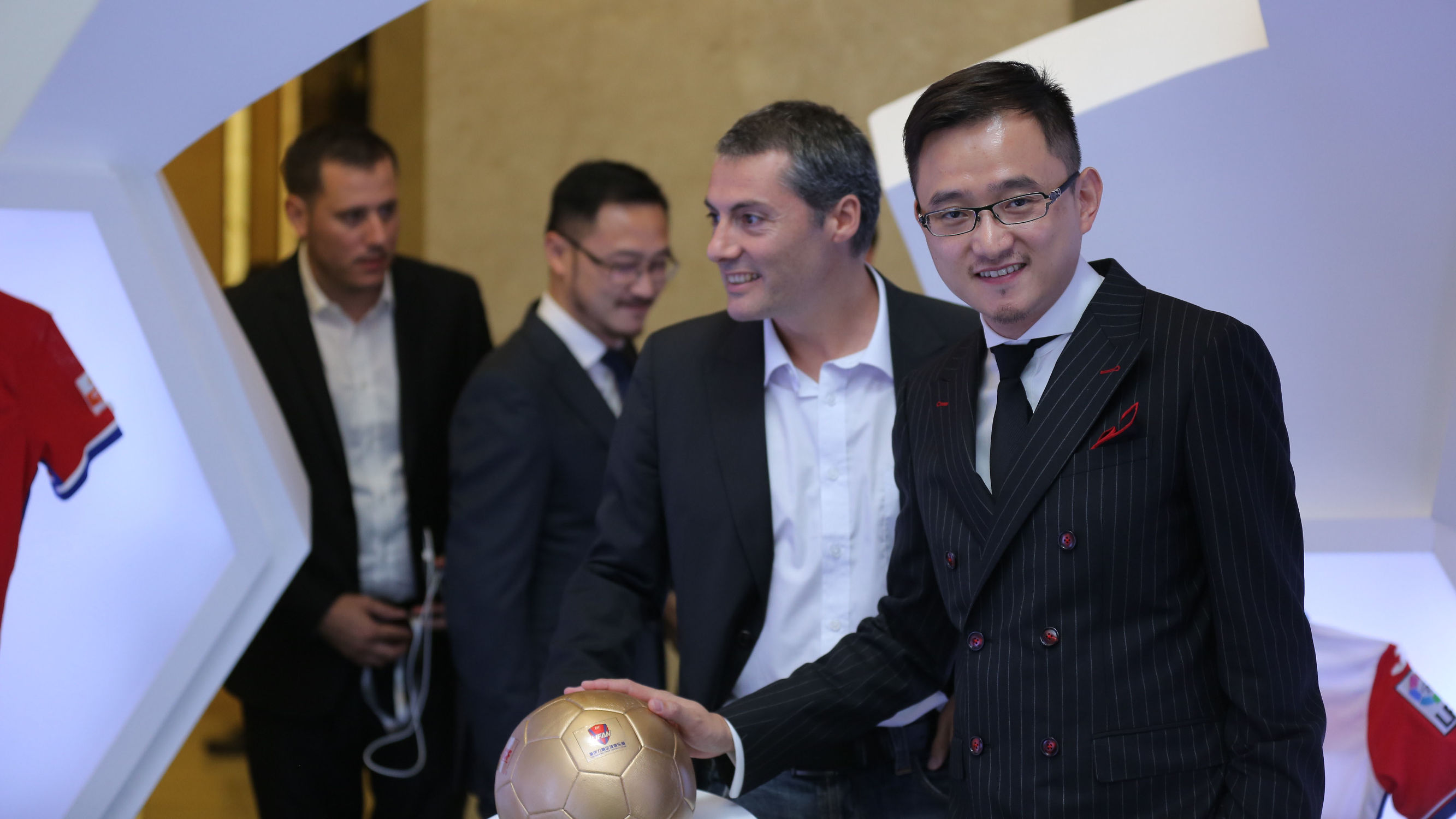 “运”贯中西，全新模式---双刃剑将为中国足球与国际接轨出力